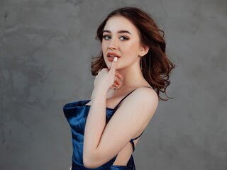 AlexandraMaskay adult